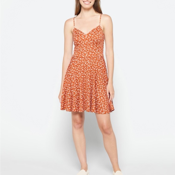 THE GENERAL GOOD REIGN BACK DETAIL BRUSHED KNIT DRESS - Picture 5 of 6